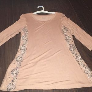 LOGO (Lori Goldstein) top size small